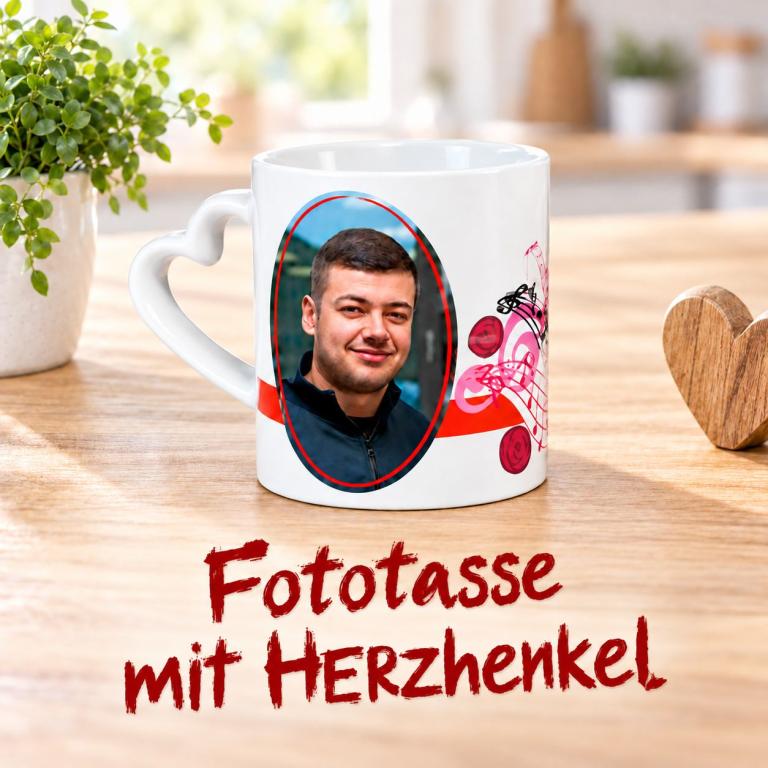 Weiße Fototasse mit Herzhenkel und Fotodruck